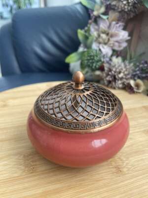 Természetes szúnyogriasztó gyertya elegáns kerámiatégelyben