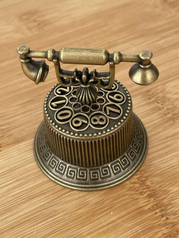 Természetes szúnyogriasztó gyertya kicsi fém telefonkagylóban, citronella illattal - Image 2
