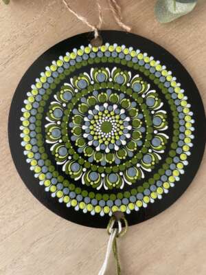Mandalás kézműves függődísz – a harmónia üzenete - sárga - zöld színű