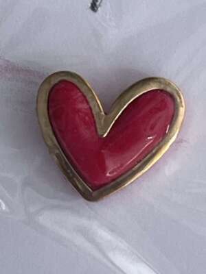 Szív alakú fülbevaló – arany szegély, piros szív