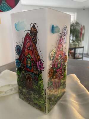 Üvegfestett asztali lámpa – Az erdő fényei