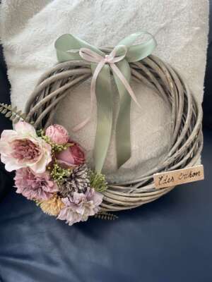 Ajtódísz - „Édes otthon” rusztikus virágdísszel