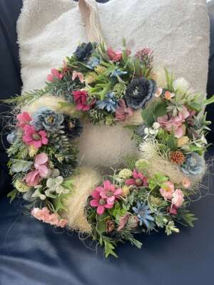 Ajtódísz - virágos ölelés