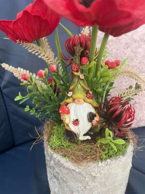 Asztali virágdísz - pipacsokkal