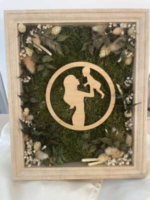 Képkeretes anya és gyermeke - világos keretben