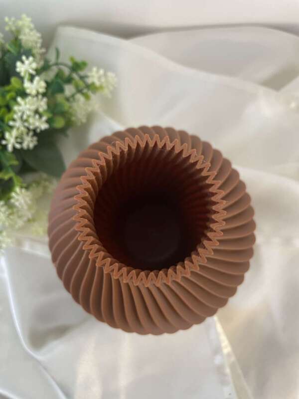 3D nyomtatott barna színű dizájnváza - 18 cm - Image 2