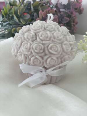 Csupa masnis rózsacsokor gyertya