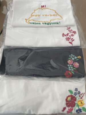 Egyedi hímzésű, prémium minőségű póló