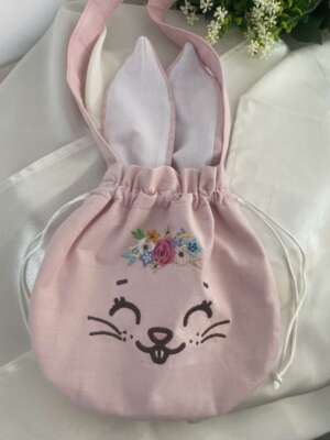 Nyuszis hímzett vászontáska