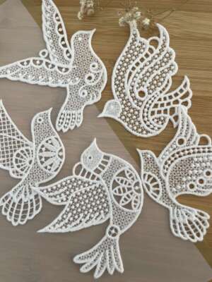 Hófehér csipke galambok