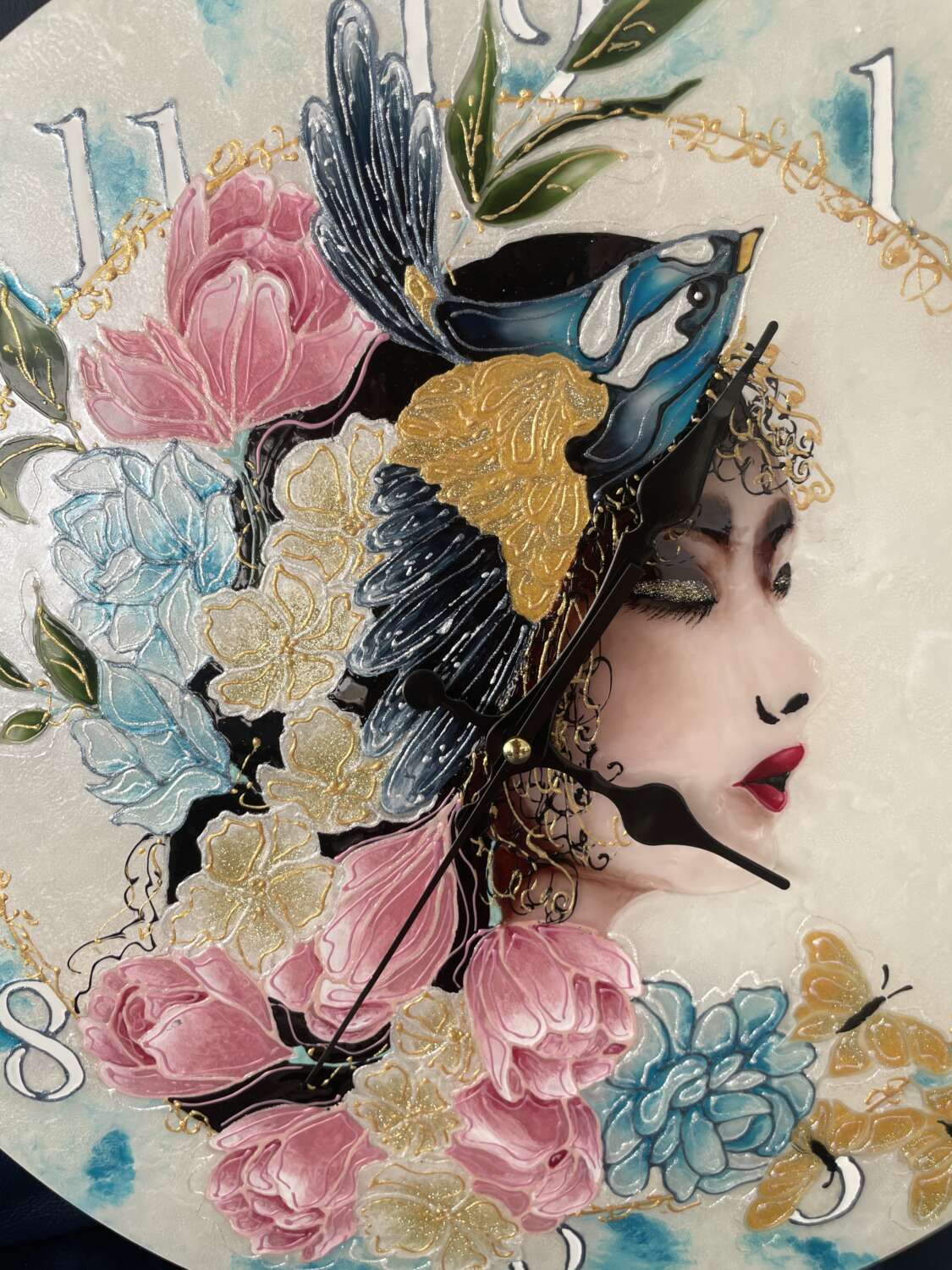 „Időn túli szépség” – kézzel festett falióra - Image 2