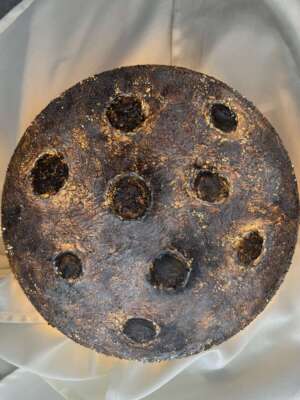 „Holdfény ragyogása” – kézzel festett absztrakt fali lámpa