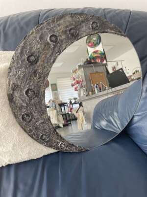 „Holdtükör” – fali tükör