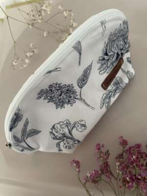 Cipzáros, bélelt neszeszer – két méretben