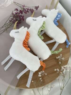 Plüss unikornis figura